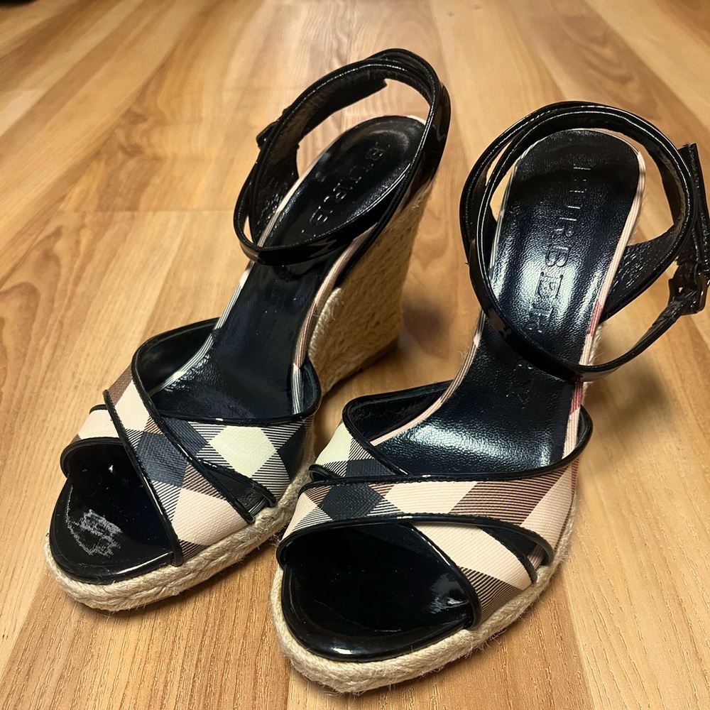 Burberry Size 7 Wedges